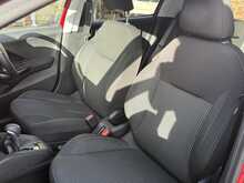 Peugeot 208 PureTech Allure 