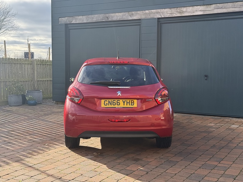Peugeot 1.2 PureTech Allure Hatchback 5dr Petrol EAT Euro 6 (s/s) (110 ps)