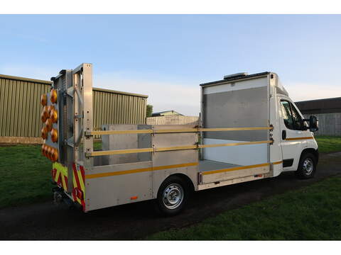 Peugeot Boxer 2.2 Blue HDI 335 Low Floor Highway Maintenance Dropside (140 bhp) - U121
