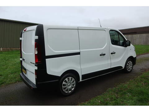 Renault Trafic 1.6 dCi ENERGY 27 Business Panel Van 5dr Diesel Manual SWB Standard Roof Euro 6 (s/s) (125 ps) - U148