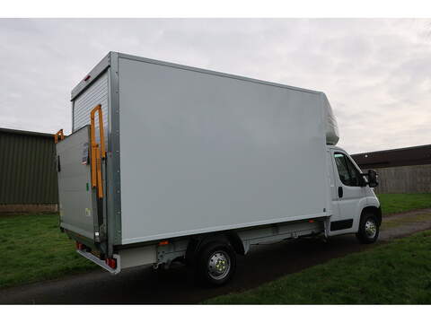 Peugeot Boxer 2.2 BlueHDi 335 Built for Business Luton 3dr Diesel Manual L4 Euro 6 (s/s) (140 ps) - U165