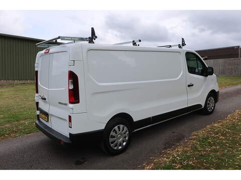 Renault Trafic 2.0 dCi ENERGY 30 Business+ Panel Van 5dr Diesel Manual LWB Standard Roof Euro 6 (s/s) (120 ps) - U239