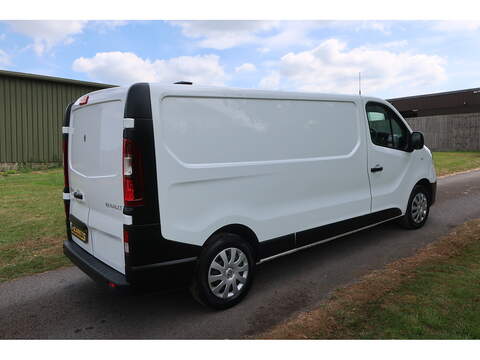 Renault Trafic 2.0 dCi ENERGY 30 Business Panel Van 5dr Diesel Manual LWB Standard Roof Euro 6 (s/s) (120 ps) - U241