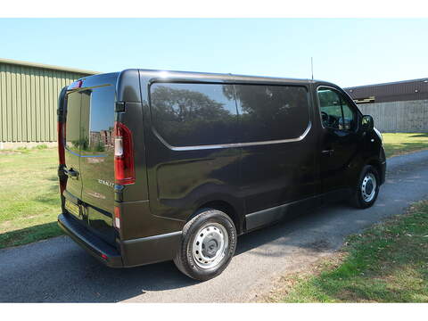 Renault Trafic 2.0 dCi ENERGY 28 Business+ Panel Van 5dr Diesel Manual SWB Standard Roof Euro 6 (s/s) (145 ps) - U268