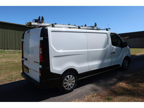 Renault Trafic 2.0 dCi ENERGY 30 Business Panel Van 5dr Diesel Manual LWB Standard Roof Euro 6 (s/s) (120 ps) - U269