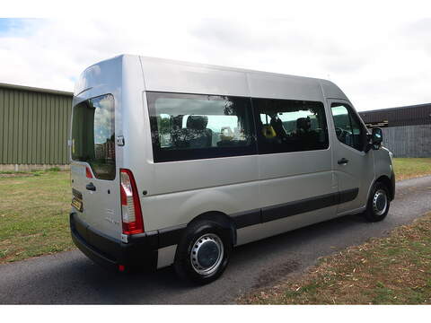 Renault Master 2.3 dCi ENERGY 35 Business L2 H2 Wheelchair Accessible Minibus FWD Euro 6 (s/s) (150 bhp) - U275