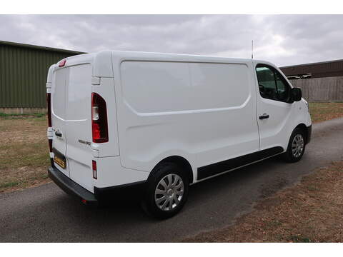 Renault Trafic 2.0 dCi ENERGY 28 Business+ Panel Van 5dr Diesel Manual SWB Standard Roof Euro 6 (s/s) (120 ps) - U282