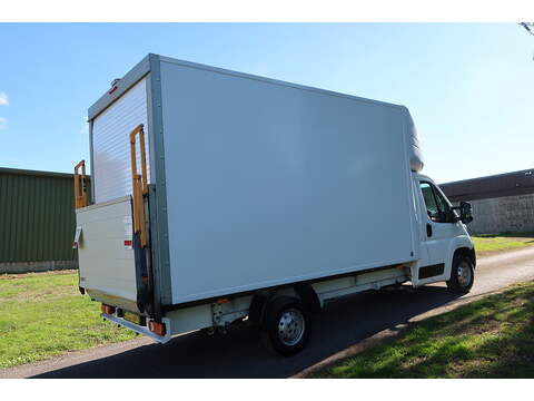 Peugeot Boxer 2.2 BlueHDi 335 Built for Business L4 Luton Diesel Manual Euro 6 (s/s) (140 ps) - U286