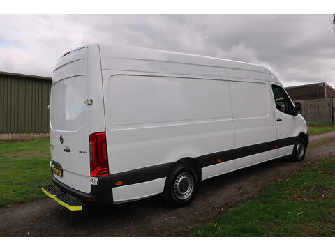 Mercedes-Benz Sprinter 2.0 315 CDI Progressive Panel Van 5dr Diesel Manual RWD L3 H2 Euro 6 (s/s) (150 ps) - U308