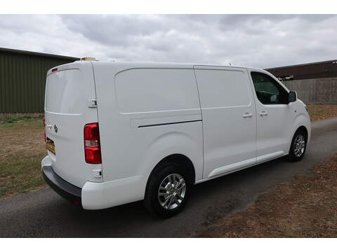 Vauxhall Vivaro 1.5 Turbo D 2900 Sportive Panel Van 5dr Diesel Manual L2 H1 Euro 6 (s/s) (100 ps) - U315