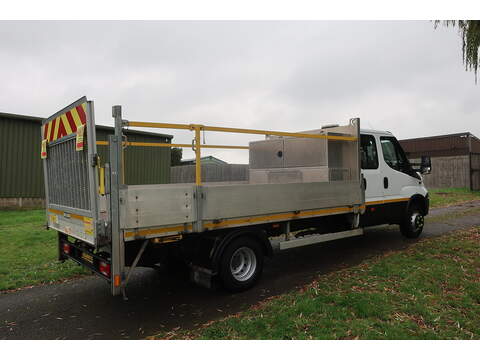 Iveco Daily 3.0 70C18D XXLWB Crew Cab Dropside With Tail Lift Euro 6 (180 ps) - U367