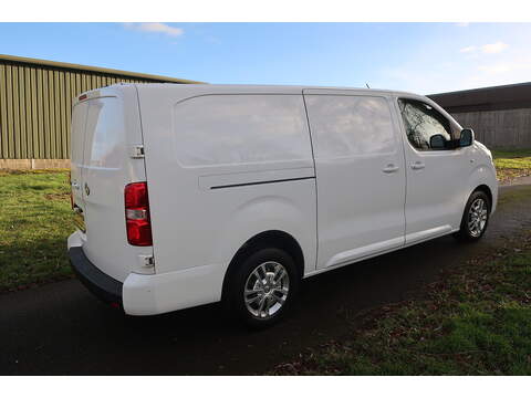 Vauxhall Vivaro 1.5 Turbo D 2900 Sportive Panel Van 5dr Diesel Manual L2 H1 Euro 6 (s/s) (100 ps) - U389