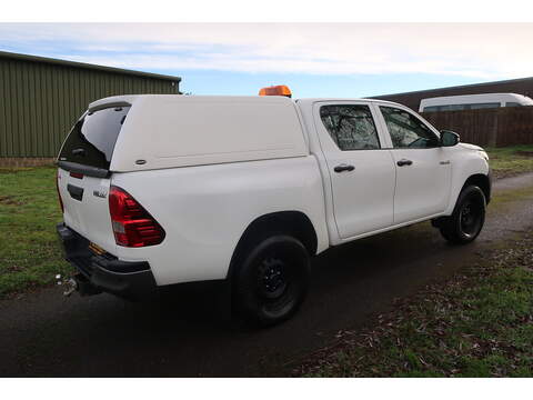 Toyota Hilux 2.4 D-4D Active Pickup Double Cab 4dr Diesel Manual 4WD Euro 6 (s/s) (150 ps) - U395