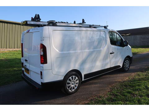 Renault Trafic 2.0 dCi ENERGY 30 Business+ Panel Van 5dr Diesel Manual SWB Standard Roof L1 H1 Euro 6 (s/s) (120 - U423