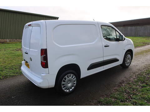 Vauxhall Combo 1.5 Turbo D 2300 Sportive Panel Van 4dr Diesel Manual L1 H1 Euro 6 (100 ps) - U425