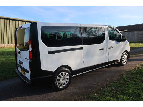 Renault Trafic 2.0 dCi ENERGY 30 Business Minibus Double Cab 5dr Diesel EDC Auto LWB Euro 6 (s/s) (9 Seat) (145 ps) - U440