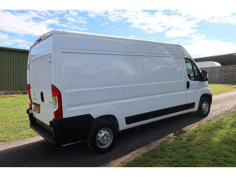 Peugeot Boxer 2.2 BlueHDi 335 Professional Premium + Panel Van 5dr Diesel Manual L3 H2 Euro 6 (s/s) (140 ps) - U442