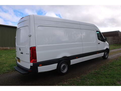 Mercedes-Benz Sprinter 2.0 315 CDI Progressive Panel Van 5dr Diesel Manual RWD L3 H2 Euro 6 (s/s) (150 ps) - U444