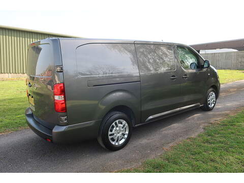 Vauxhall Vivaro 1.5 Turbo D 2900 Sportive Panel Van 5dr Diesel Manual L2 H1 Euro 6 (s/s) (100 ps) - U458