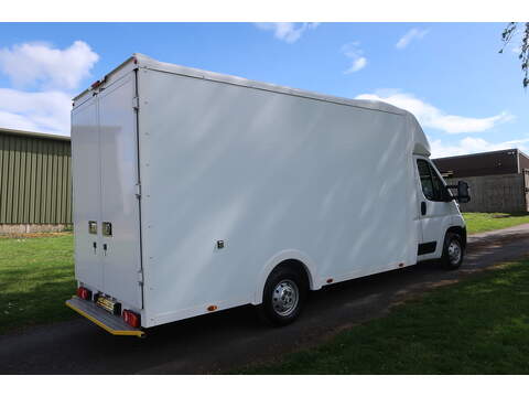Peugeot Boxer 2.2 BlueHDi 335 Professional Premium + L3 Low Loader Euro 6 (s/s) (140 ps) - U463