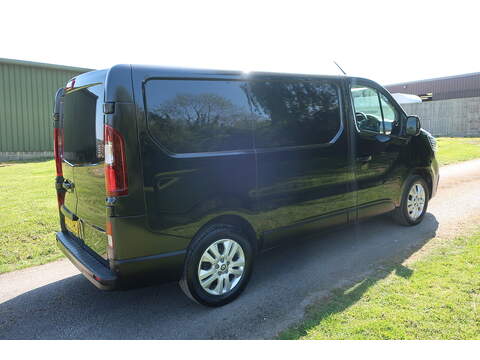 Renault Trafic 2.0 dCi Blue SL30 Extra Panel Van 5dr Diesel Manual L1 H1 Euro 6 (s/s) (130 ps) - U471