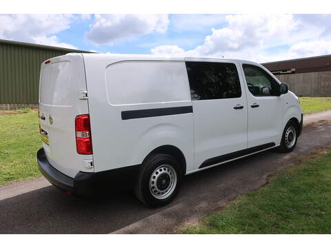 Vauxhall Vivaro 2.0 Turbo D Prime XL Crew Van Double Cab 6dr Diesel Manual LWB Euro 6 (145 ps) - U479