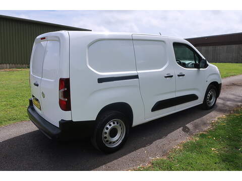 Vauxhall Combo 1.5 Turbo D 2300 Edition Panel Van 6dr Diesel Manual L2 H1 Euro 6 (100 ps) - U502