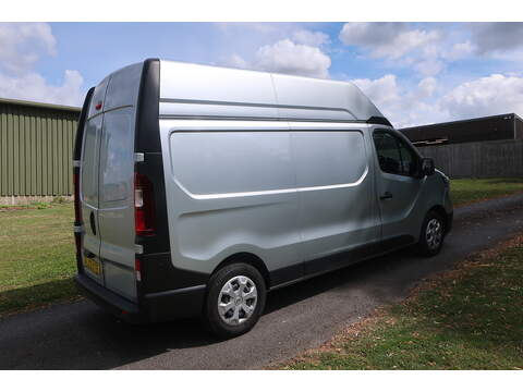 Renault Trafic 2.0 dCi Blue LH30 Business+ Panel Van 5dr Diesel Manual L2 H2 Euro 6 (s/s) (150 ps) - U523