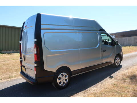 Renault Trafic 2.0 dCi Blue LH30 Business+ Panel Van 5dr Diesel Manual L2 H2 Euro 6 (s/s) (150 ps) - U523