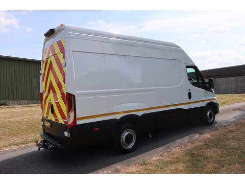 Iveco Daily 2.3D HPI 14V 35S 3520 Panel Van 5dr Diesel Manual L2 H3 Euro 6 (s/s) (136 ps) - U529