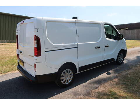 Renault Trafic 2.0 dCi ENERGY 28 Business+ Panel Van 5dr Diesel Manual SWB Standard Roof L1 H1 Euro 6 (s/s) (120 - U532