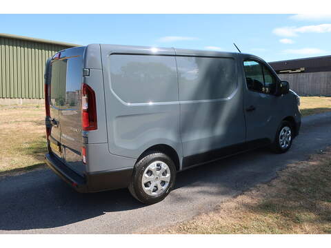 Renault Trafic 2.0 dCi Blue SL28 Business+ Panel Van 5dr Diesel Manual L1 H1 Euro 6 (s/s) (130 ps) - U538