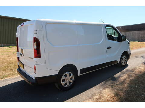 Renault Trafic 2.0 dCi Blue SL28 Business+ Panel Van 5dr Diesel EDC Auto L1 H1 Euro 6 (s/s) (150 ps) - U545