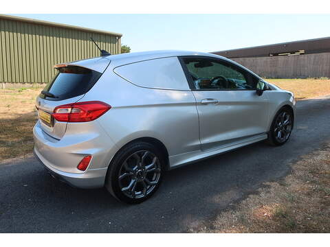 Ford Fiesta Van 1.5 TDCi Sport Car Derived Van 3dr Diesel Manual Euro 6 (s/s) (85 ps) - U548