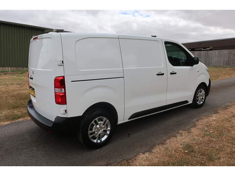 Vauxhall Vivaro 2.0 Turbo D 3100 Dynamic Panel Van 6dr Diesel Manual L1 H1 Euro 6 (s/s) (120 ps) - U552