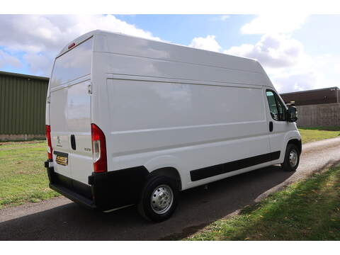 Peugeot Boxer 2.2 BlueHDi 335 Professional Panel Van 5dr Diesel Manual L3 H3 Euro 6 (s/s) (140 ps) - U580