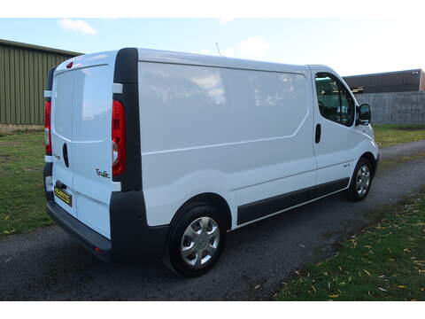 Renault Trafic 2.0 dCi SL27 Panel Van 4dr Diesel Manual L1 H1 (198 g/km, 115 bhp) - U581