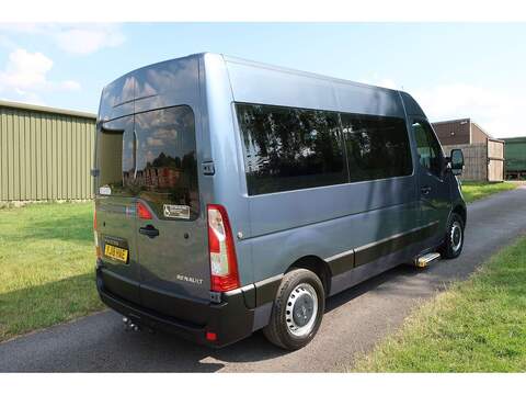 Renault Master Master 2.3 MM33 L2 H2 Auto Wheelchair Accessible Minibus (170 bhp) - U68