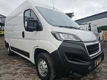 Peugeot Boxer 2.2 BlueHDi 335 Professional Panel Van 5dr Diesel Manual L2 H2 Euro 6 (s/s) (140 ps) 