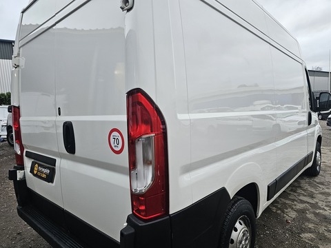2.2 BlueHDi 335 Professional Panel Van 5dr Diesel Manual L2 H2 Euro 6 (s/s) (140 ps)