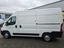 Peugeot Boxer 2.2 BlueHDi 335 Professional Panel Van 5dr Diesel Manual L2 H2 Euro 6 (s/s) (140 ps) 