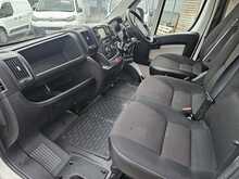 Peugeot Boxer 2.2 BlueHDi 335 Professional Panel Van 5dr Diesel Manual L2 H2 Euro 6 (s/s) (140 ps) 