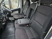 Peugeot Boxer 2.2 BlueHDi 335 Professional Panel Van 5dr Diesel Manual L2 H2 Euro 6 (s/s) (140 ps) 