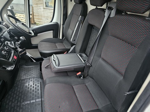 2.2 BlueHDi 335 Professional Panel Van 5dr Diesel Manual L2 H2 Euro 6 (s/s) (140 ps)