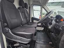 Peugeot Boxer 2.2 BlueHDi 335 Professional Panel Van 5dr Diesel Manual L2 H2 Euro 6 (s/s) (140 ps) 