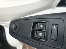 Peugeot Boxer 2.2 BlueHDi 335 Professional Panel Van 5dr Diesel Manual L2 H2 Euro 6 (s/s) (140 ps) 