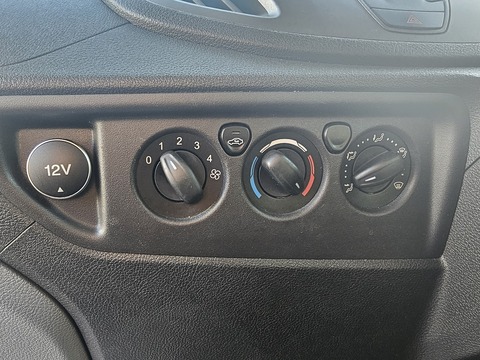 2.2 TDCi 460 HDT Minibus 4dr Diesel Manual L4 H3 (18 seats) (196 g/km, 123 bhp) Minibus Manual Diesel