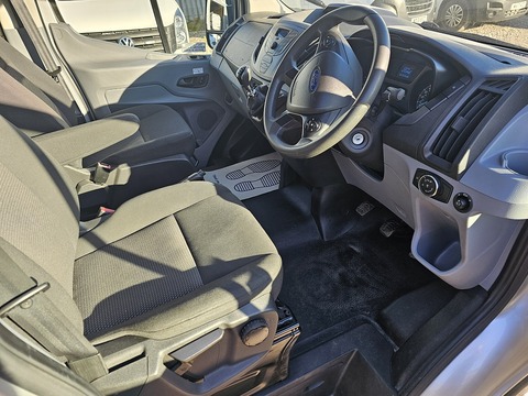 2.2 TDCi 460 HDT Minibus 4dr Diesel Manual L4 H3 (18 seats) (196 g/km, 123 bhp) Minibus Manual Diesel