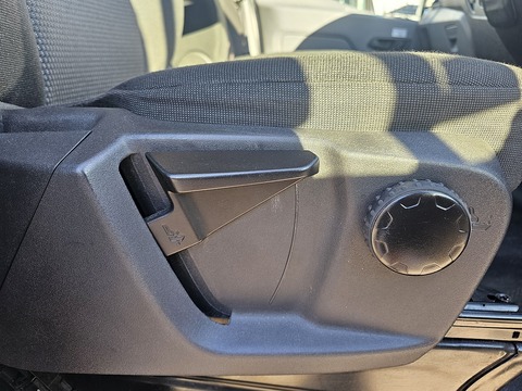 2.2 TDCi 460 HDT Minibus 4dr Diesel Manual L4 H3 (18 seats) (196 g/km, 123 bhp) Minibus Manual Diesel