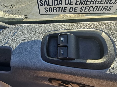 2.2 TDCi 460 HDT Minibus 4dr Diesel Manual L4 H3 (18 seats) (196 g/km, 123 bhp) Minibus Manual Diesel